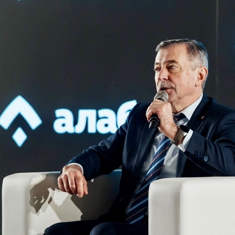 В «Алабуга Политех» прошла встреча студентов с российским космонавтом Александром Лазуткиным